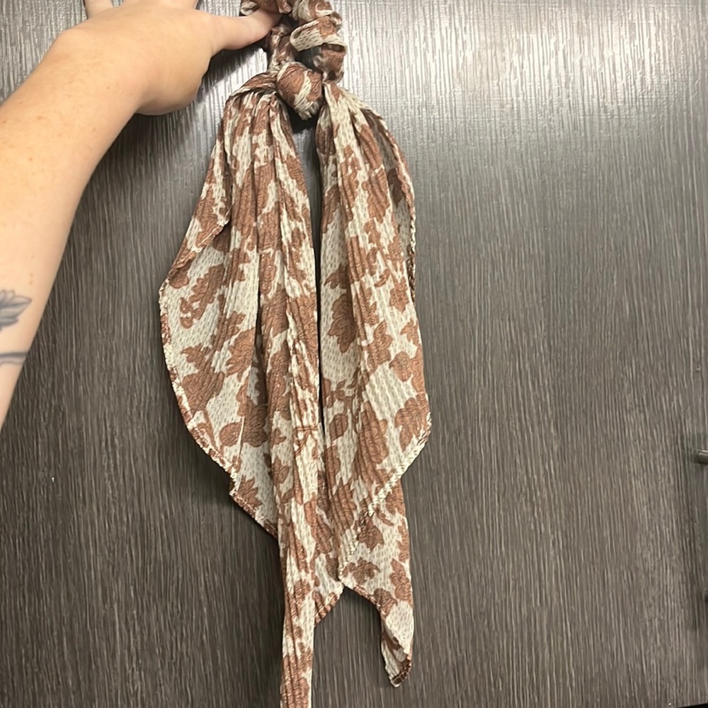 Anthropologie Scarf scrunchii